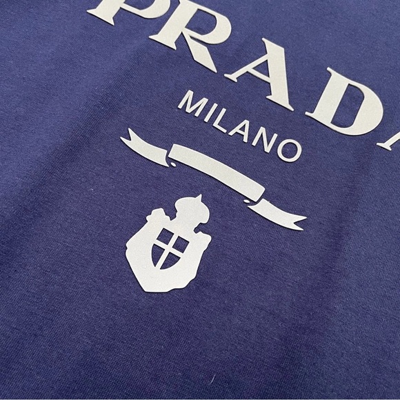Prada T-shirt - Picture 11 of 16